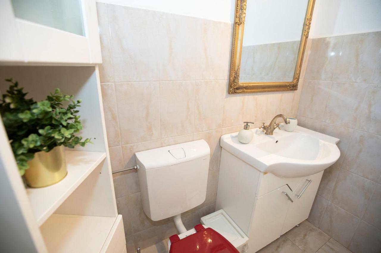 Apartment Apartament Central Deal